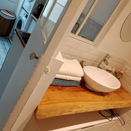 O 27 A 3 Min Du Palais De L'elysee Lägenhet