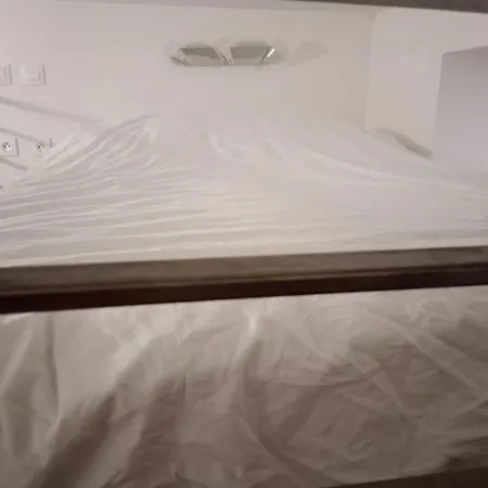 O 27 A 3 Min Du Palais De L'elysee * Париж